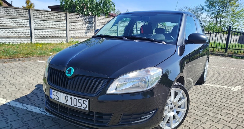 Skoda Fabia cena 16800 przebieg: 162000, rok produkcji 2011 z Sieradz małe 254